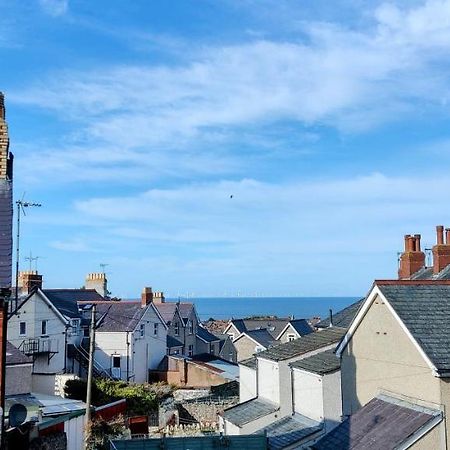 Rhubarb Terrace On The Coast - Sleeps 1-6 Vila Colwyn Bay Exterior foto