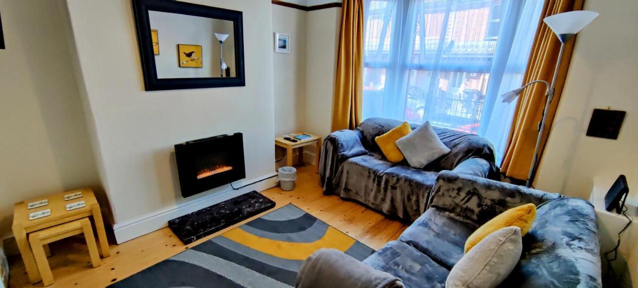 Rhubarb Terrace On The Coast - Sleeps 1-6 Vila Colwyn Bay Exterior foto