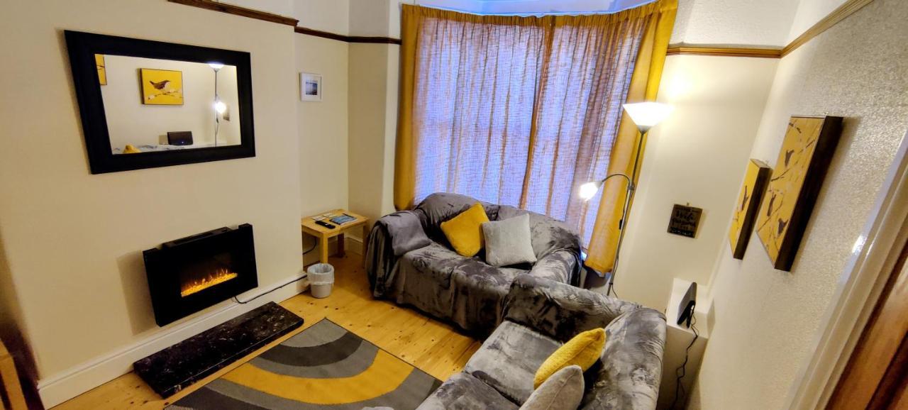 Rhubarb Terrace On The Coast - Sleeps 1-6 Vila Colwyn Bay Exterior foto