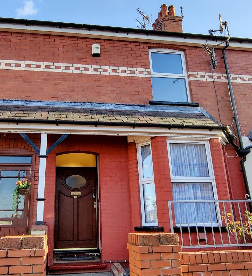 Rhubarb Terrace On The Coast - Sleeps 1-6 Vila Colwyn Bay Exterior foto