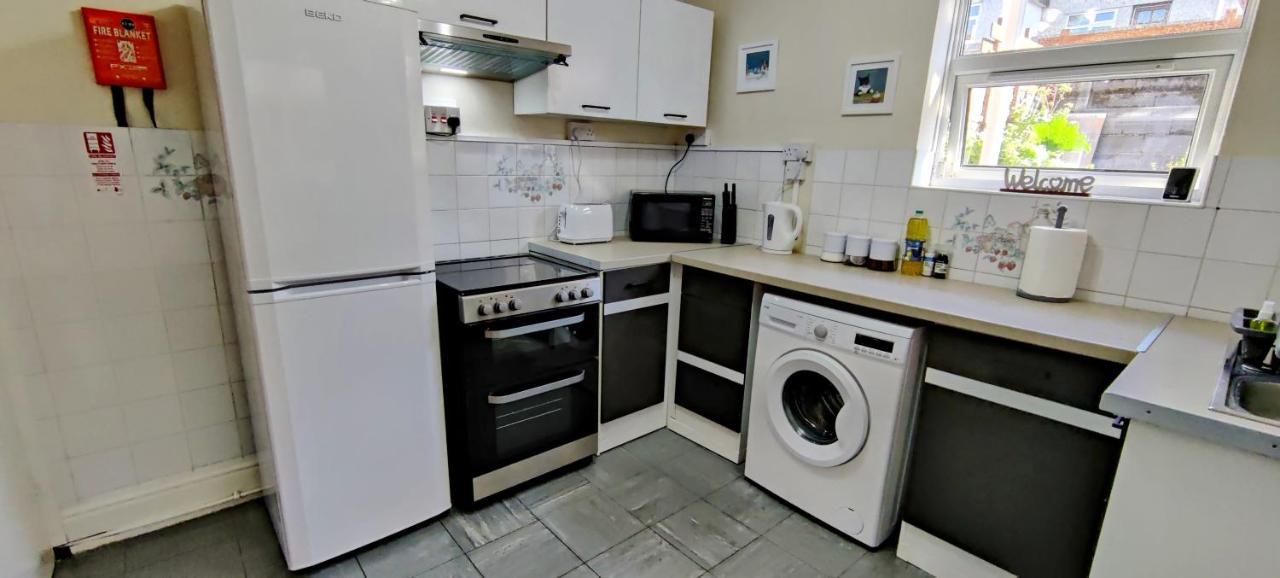 Rhubarb Terrace On The Coast - Sleeps 1-6 Vila Colwyn Bay Exterior foto