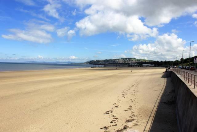 Rhubarb Terrace On The Coast - Sleeps 1-6 Vila Colwyn Bay Exterior foto